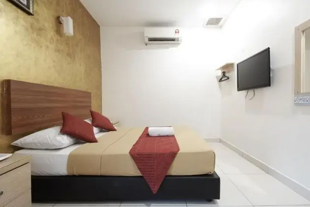 Deluxe Queen Room