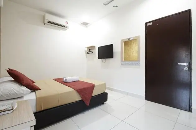 Deluxe Queen Room