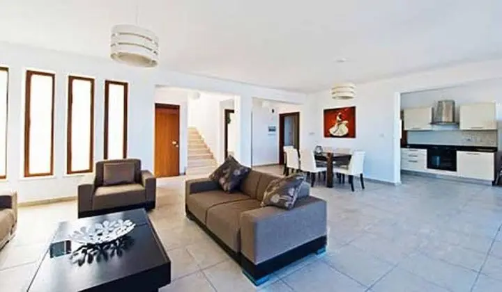 Villa, 4 Yatak Odası, Balkon