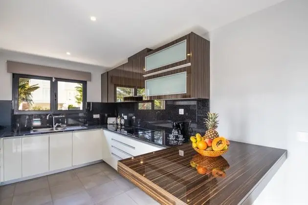 Villa, 4 Yatak Odası, Kişiye Özel Havuzlu, Deniz Manzaralı