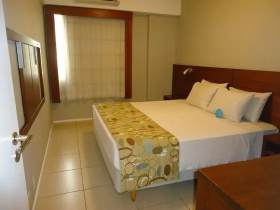 Suit Executive Queen Bed
