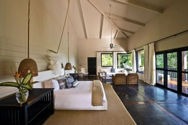 Signature Canopy Suite