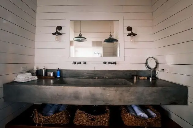 Signature Canopy Suite
