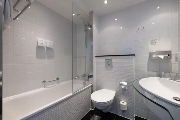 SIDE-BY-SIDE 2 ROOMS NEXT TO EACH OTHER