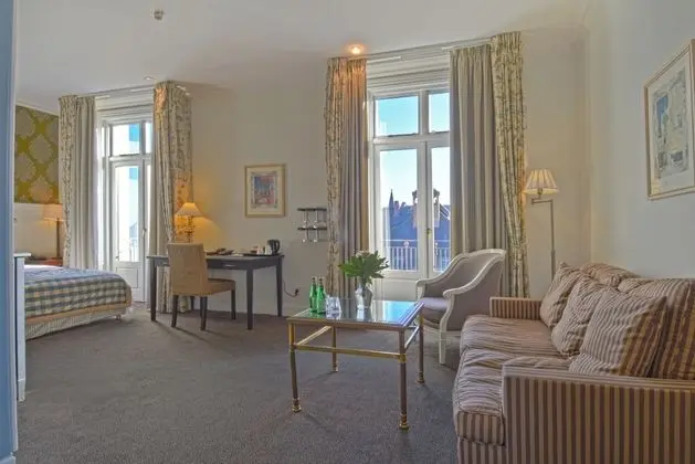 Standard Queen Room