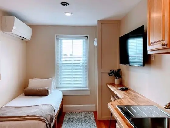 İki Ayrı Yataklı Oda, 1 Tek Kişilik Yatak