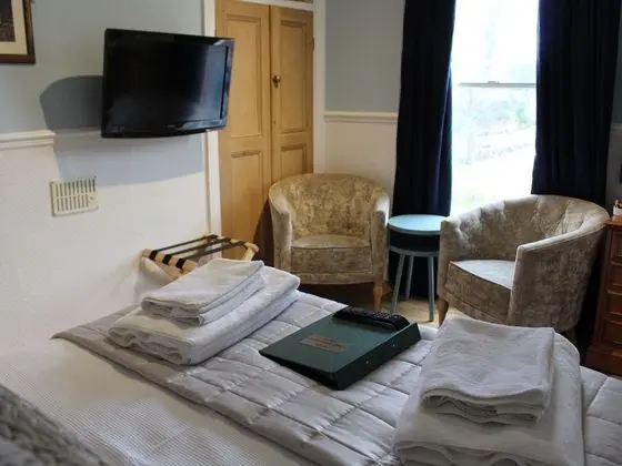 Tek Büyük Yataklı Oda, Küvet (Christchurch Room)