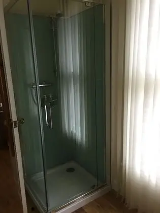Tek Büyük Yataklı Oda, Küvet (Christchurch Room)