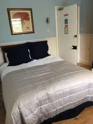 Tek Büyük Yataklı Oda, Küvet (Christchurch Room)