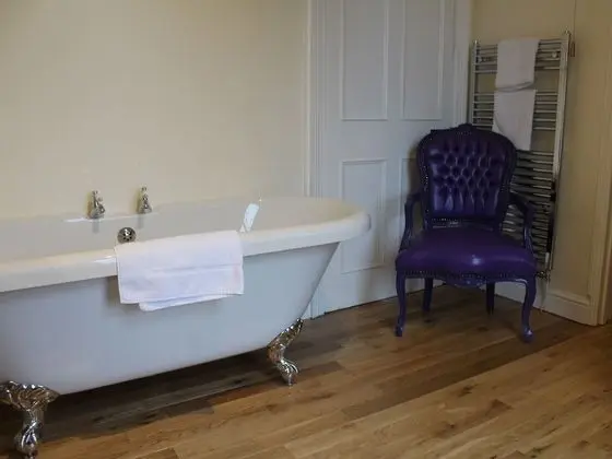 Tek Büyük Yataklı Oda, Küvet (Christchurch Room)