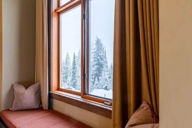 Deluxe Oda, Sigara İçilmez, Dağ Yamacı