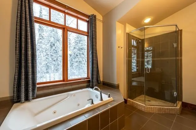 Premium Oda, Sigara İçilmez, Dağ Yamacı