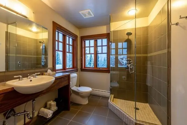 Standard Oda, Sigara İçilmez, Dağ Yamacı