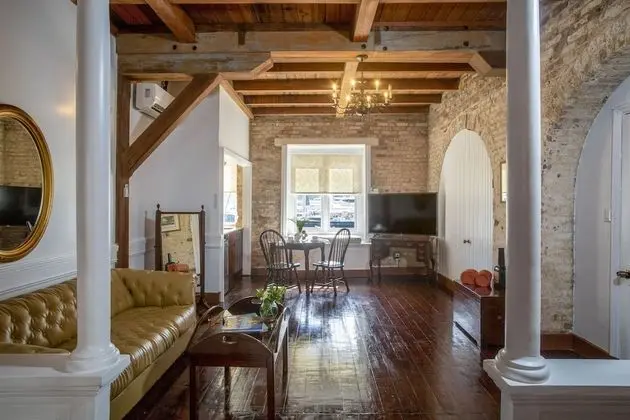 Georgian Studio (Continental Breakfast Included)