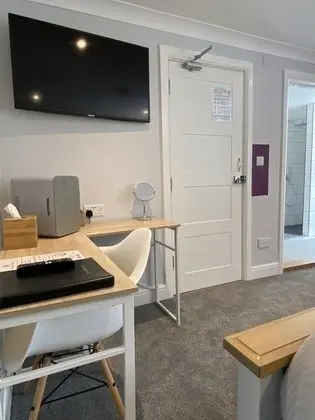 Deluxe Tek Büyük Yataklı Oda, Avlu Manzaralı (Silver Birch )