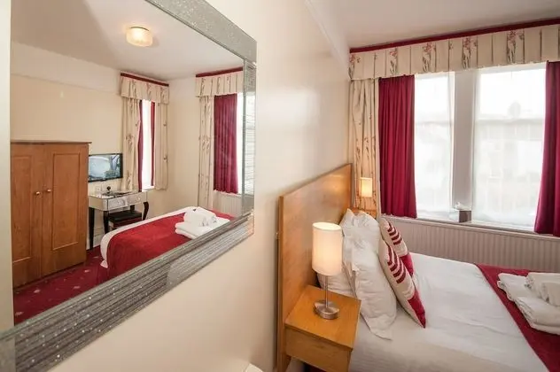 Superior Tek Büyük Yataklı Oda (Room 4)