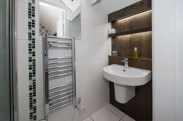 Superior Tek Büyük Yataklı Oda (Room 8)