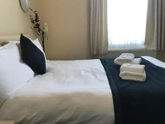 Tek Büyük Yataklı Oda (with Private Bathroom)