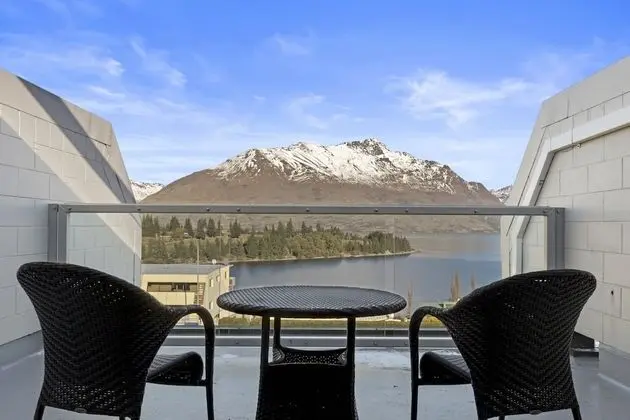 Superior Oda, Göl Manzaralı (Superior Lakeview Twin)