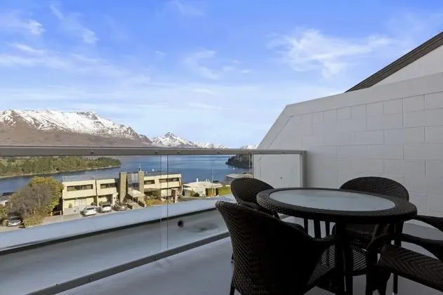 Superior Oda, Göl Manzaralı (Superior Lakeview Twin)