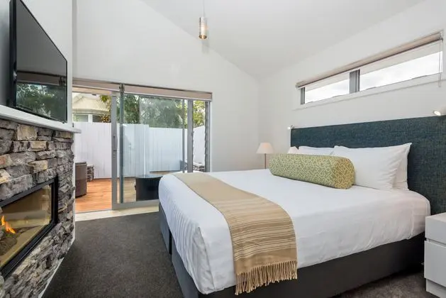 Villa King Size Bed