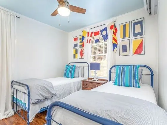 Ev, Birden Çok Yatak, Havuz Kullanımı, Havuz Manzaralı