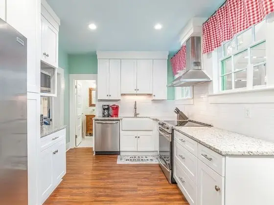 Ev, Birden Çok Yatak, Havuz Kullanımı, Havuz Manzaralı