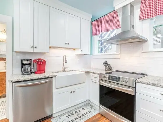 Ev, Birden Çok Yatak, Havuz Kullanımı, Havuz Manzaralı