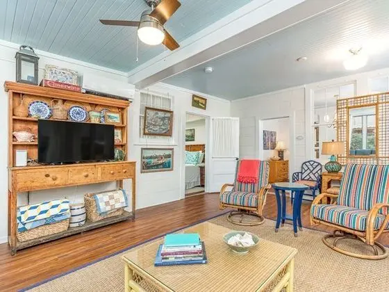 Ev, Birden Çok Yatak, Havuz Kullanımı, Havuz Manzaralı