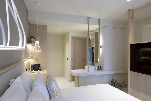 Deluxe Double Room Sea View Sharing Pool