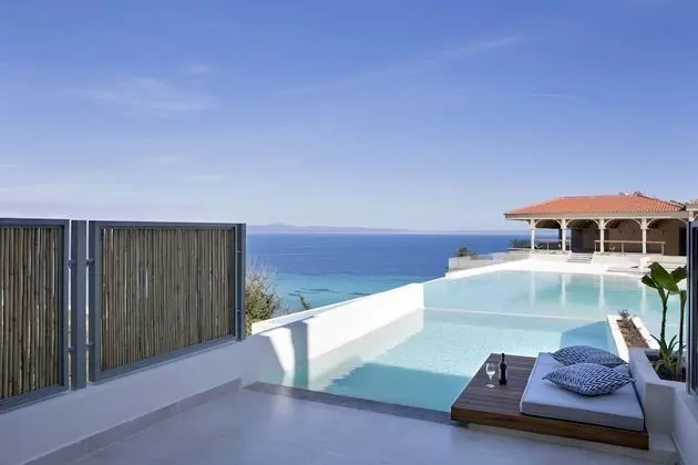 Deluxe Tek Büyük Yataklı Oda, Kişiye Özel Havuzlu, Deniz Manzaralı
