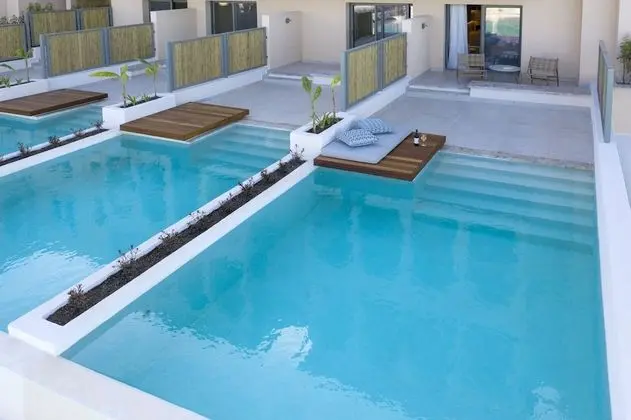 Deluxe Tek Büyük Yataklı Oda, Kişiye Özel Havuzlu, Deniz Manzaralı