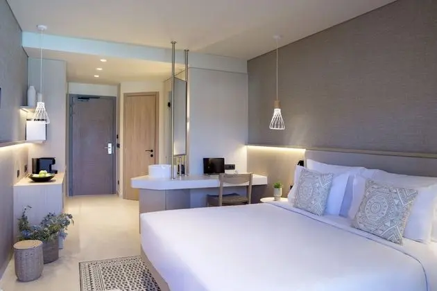 Deluxe Tek Büyük Yataklı Oda, Kişiye Özel Havuzlu, Deniz Manzaralı