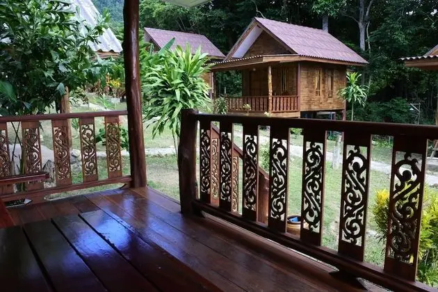 Bungalow Garden View