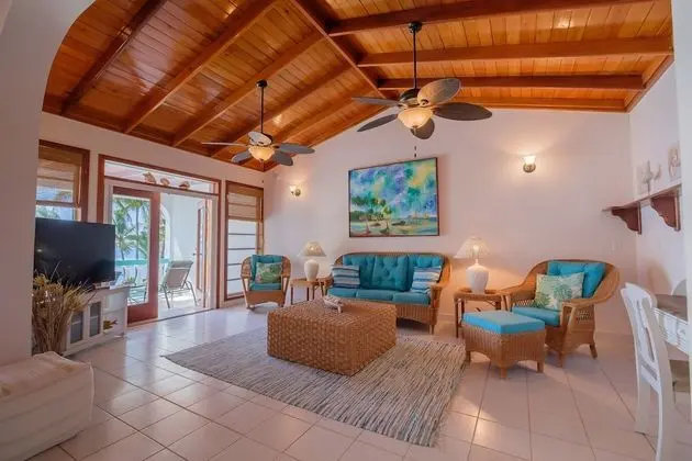Luxury Daire (Coral Bay Villas - Eagle Ray Suite)