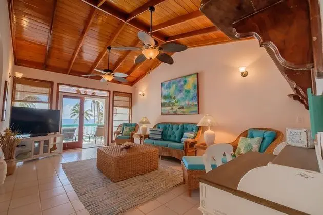 Luxury Daire (Coral Bay Villas - Eagle Ray Suite)