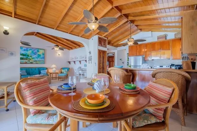 Luxury Daire (Coral Bay Villas - Eagle Ray Suite)