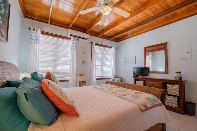 Luxury Daire (Coral Bay Villas - Eagle Ray Suite)