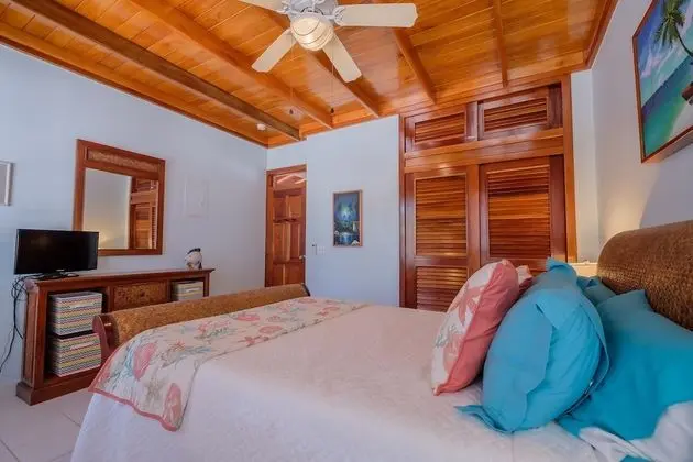 Luxury Daire (Coral Bay Villas - Eagle Ray Suite)