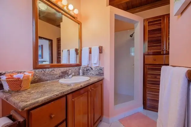 Luxury Daire (Coral Bay Villas - Eagle Ray Suite)