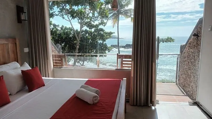 Superior Tek Büyük Yataklı Oda, 3 Yatak Odası, Deniz Manzaralı, Denize Sıfır