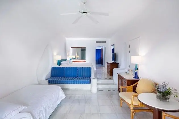 https://i.travelapi.com/lodging/1000000/920000/913500/913405/1f3e09af_z.jpg
