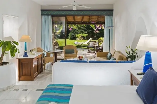 https://i.travelapi.com/lodging/1000000/920000/913500/913405/dbc4b2d5_z.jpg