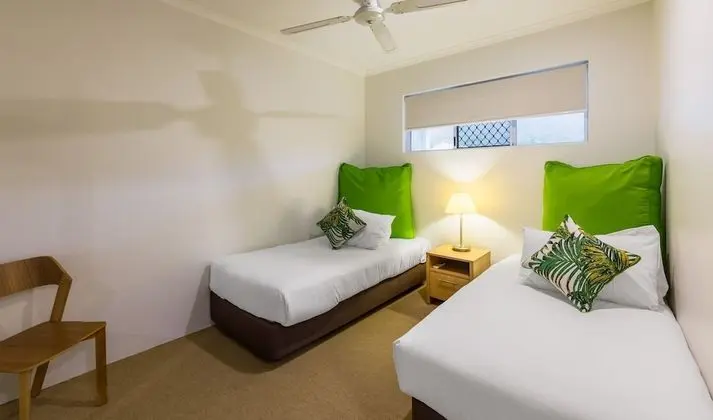 2 Bedrooms Apartment