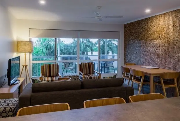 2 Bedrooms Apartment