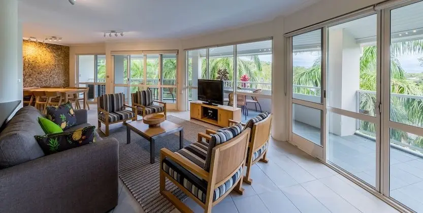 3 Bedrooms Apartment