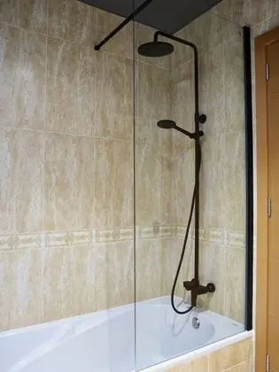Oda, Havuz Manzaralı (2 Adults and 1 Child)