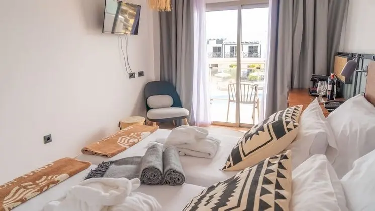 Premium Oda, Havuz Manzaralı (2 Adultos)