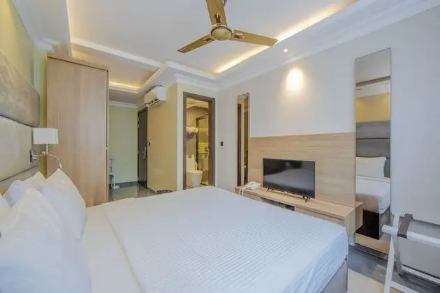 Deluxe Tek Büyük Yataklı Oda, Kısmi Deniz Manzarası