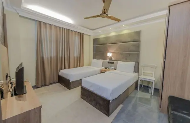 Deluxe Tek Büyük Yataklı Oda, Kısmi Deniz Manzarası